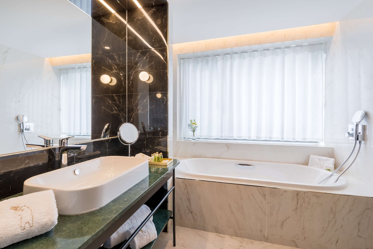 Barceló Torre de Madrid, habitación con jacuzzi privado