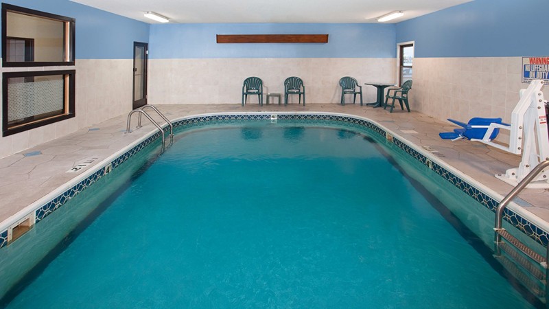 Baymont by Wyndham Morton, room with private jacuzzi, photo 6