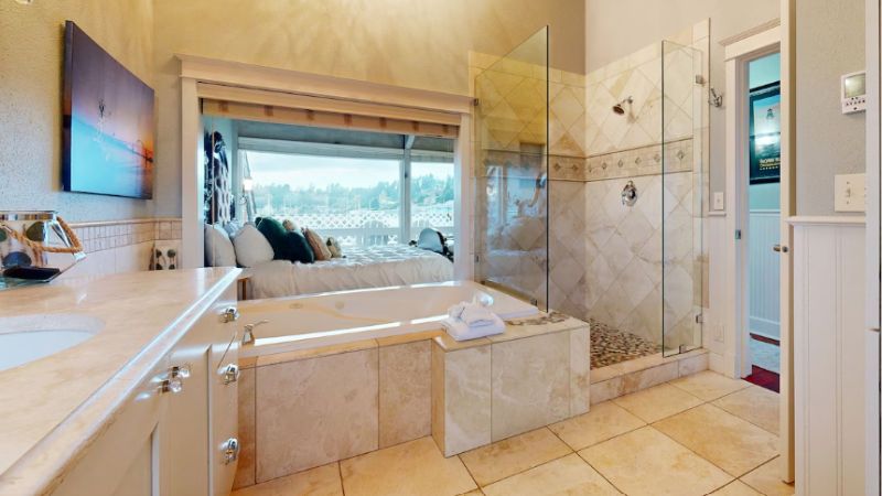 Beautiful Briny Retreat