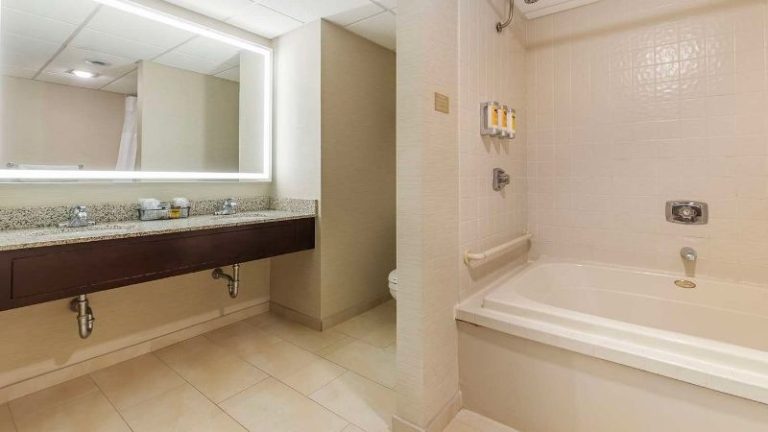 Best Western Plus Steeplegate Inn