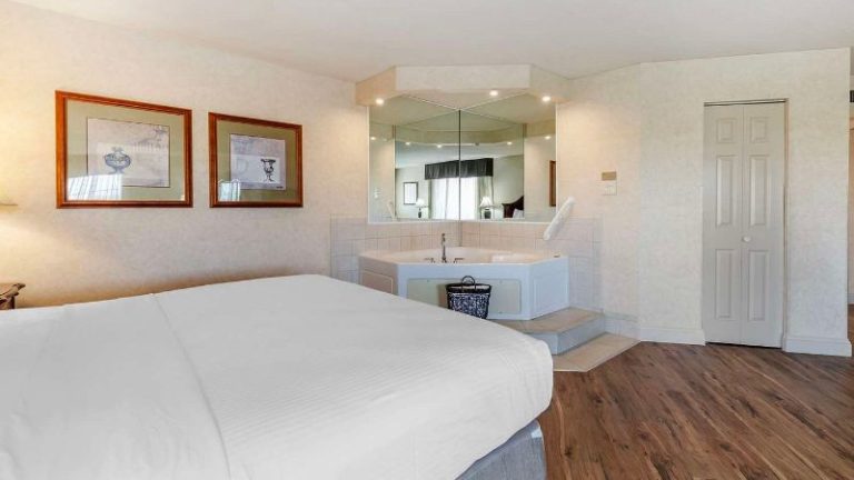 Best Western Plus Steeplegate Inn