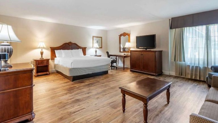Best Western Plus Steeplegate Inn