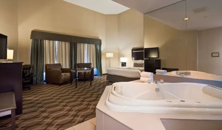 Best Western Plus Travel Hotel Toronto Airport