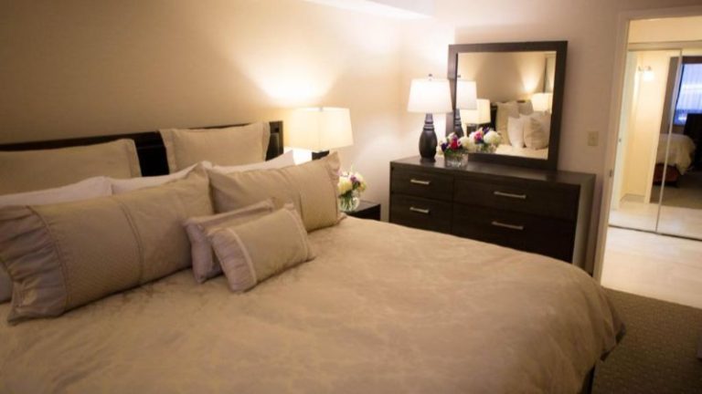 Cartier Place Suite Hotel