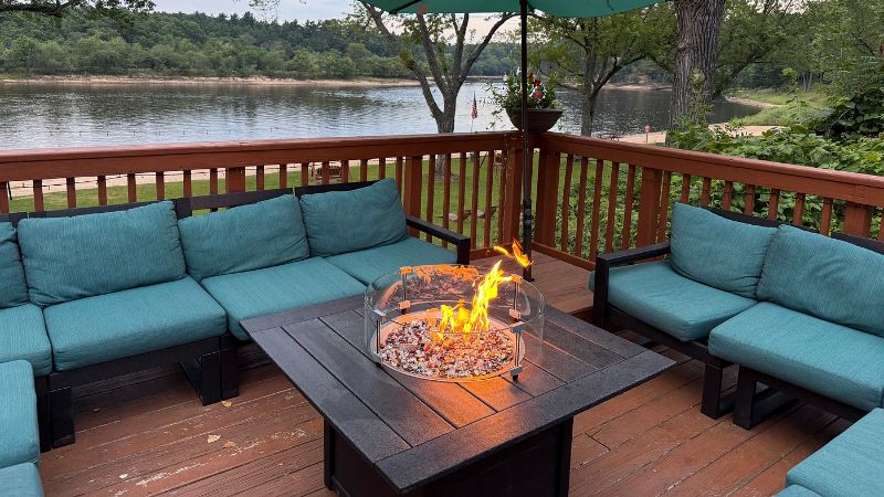 Cedar Lodge & Settlement – Whirlpool Suites, room with private jacuzzi, photo 8