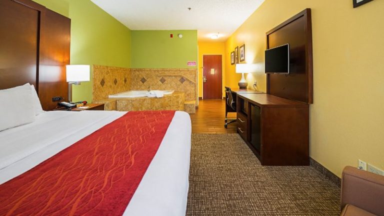 Comfort Inn & Suites Dayton Northwest – Englewood