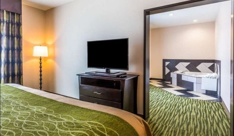 Comfort Inn & Suites Moore – Oklahoma City