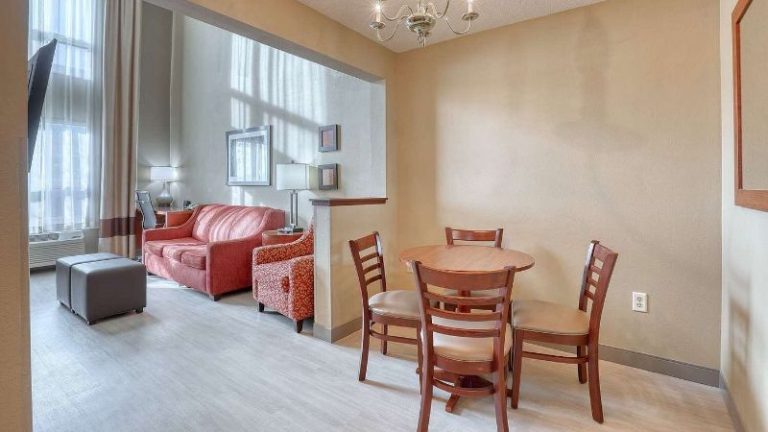 Comfort Suites Madison West – Middleton