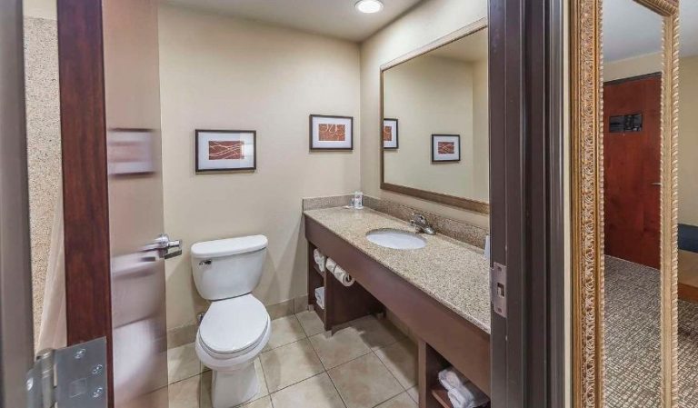 Comfort Suites Yukon – SW Oklahoma City