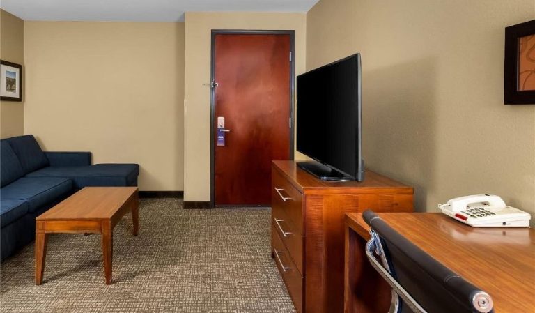 Comfort Suites Yukon – SW Oklahoma City