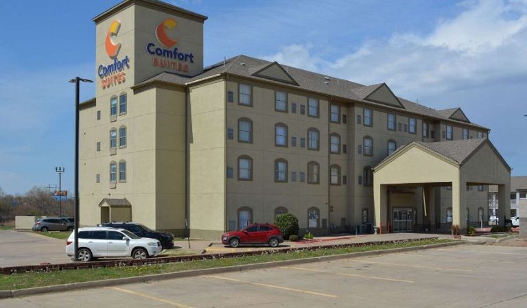 Comfort Suites Yukon – SW Oklahoma City