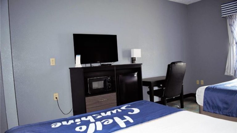 Days Inn by Wyndham Montgomery