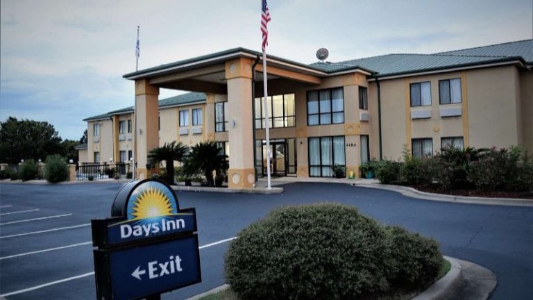 Days Inn by Wyndham Montgomery