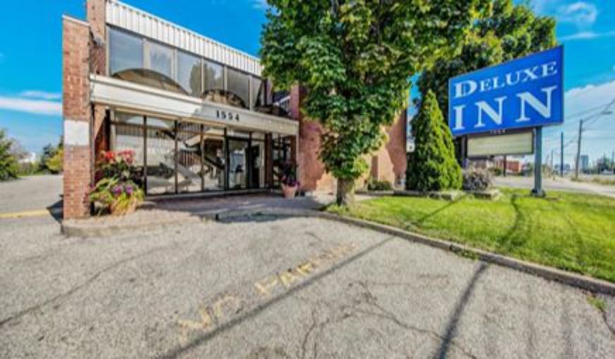 Deluxe Inn Queensway, room with private jacuzzi, photo 7