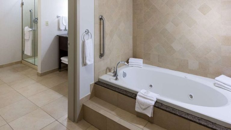 Embassy Suites by Hilton Anchorage
