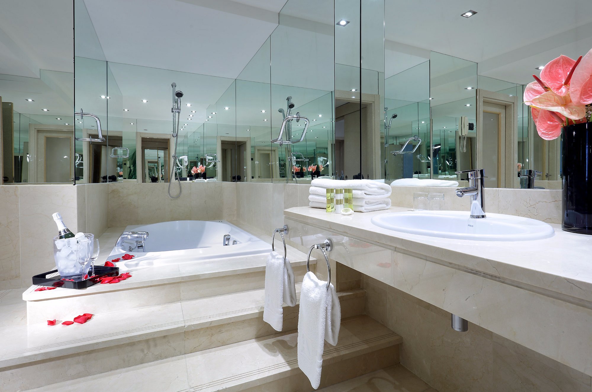 Exe Rey Don Jaime Hotel, habitación con jacuzzi privado