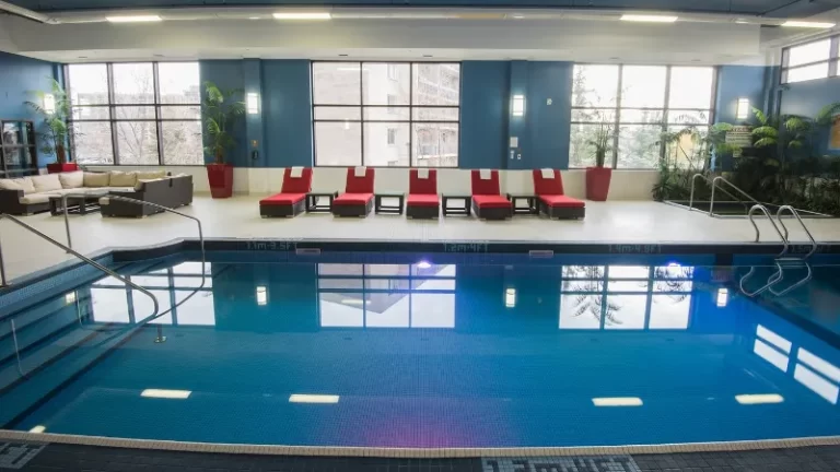 Four Points by Sheraton Winnipeg South