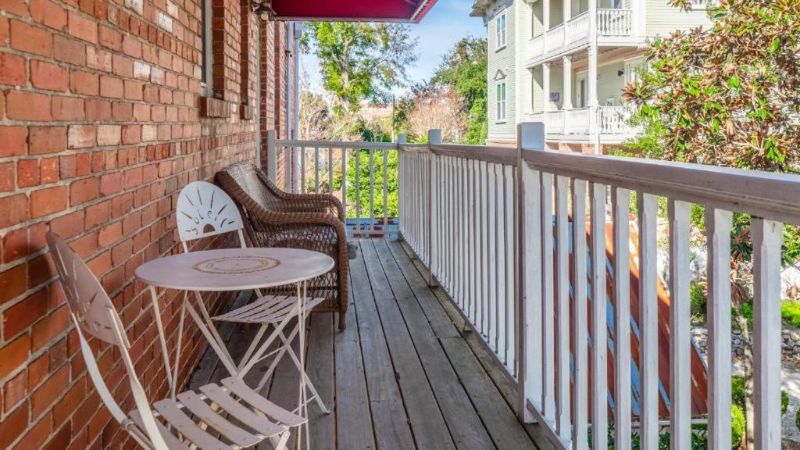 Front Street Inn, room with private jacuzzi, photo 8