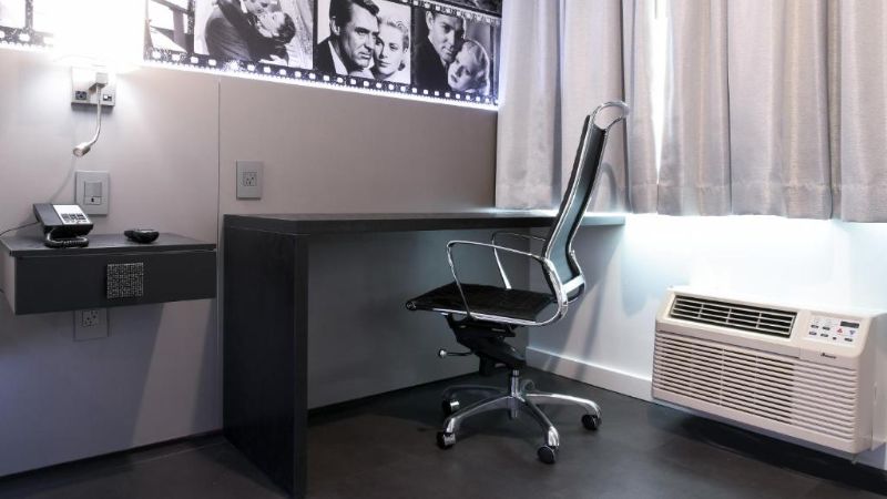 Glen Capri Burbank Universal, room with private jacuzzi, photo 4