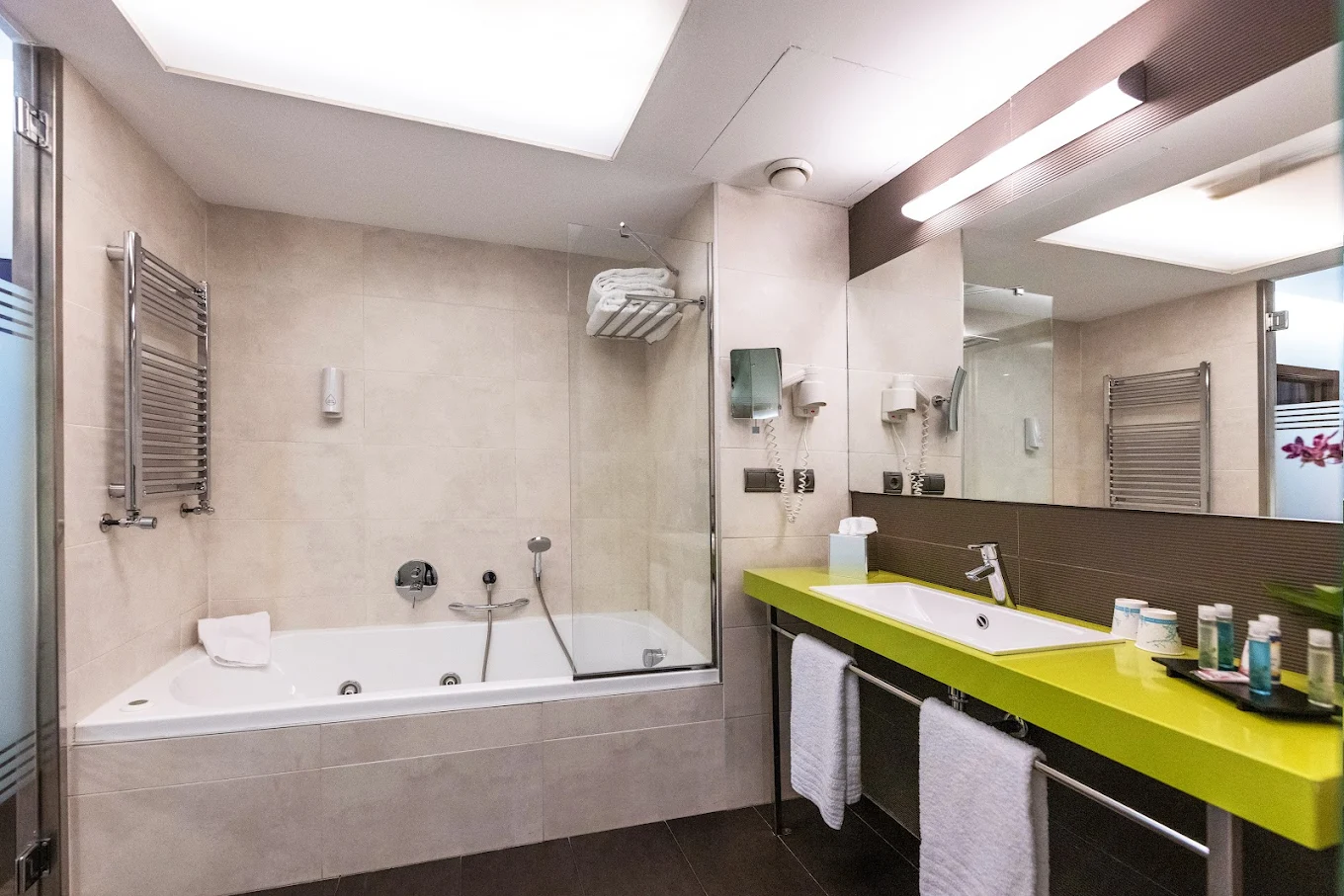 Globales Castillo de Ayud, habitación con jacuzzi privado