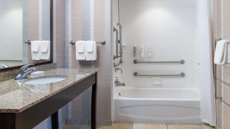 Hampton Inn & Suites Madison Downtown
