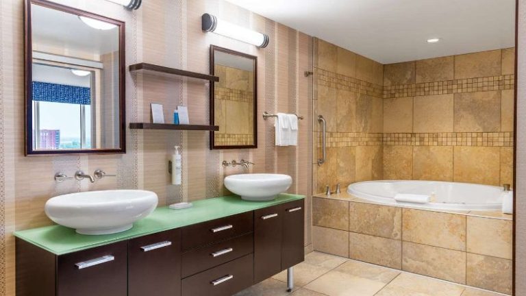 Hampton Inn & Suites Madison Downtown