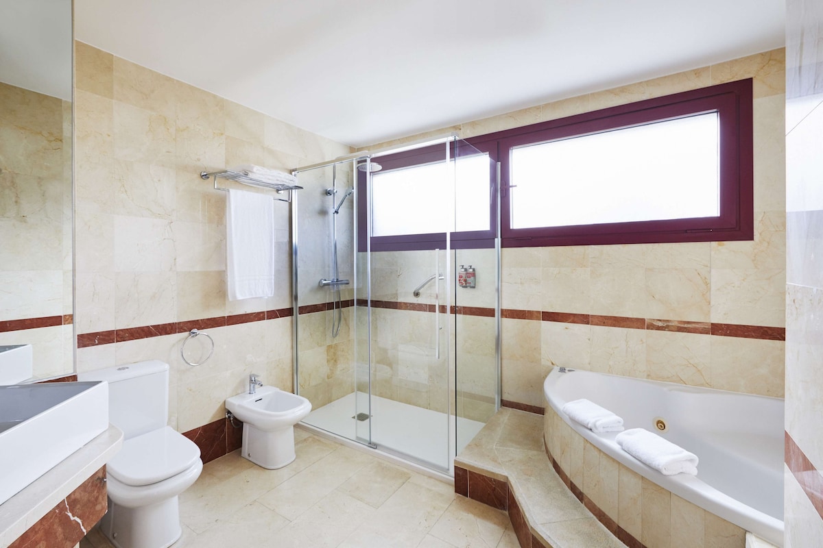 Hesperia Sevilla, habitación con jacuzzi privado