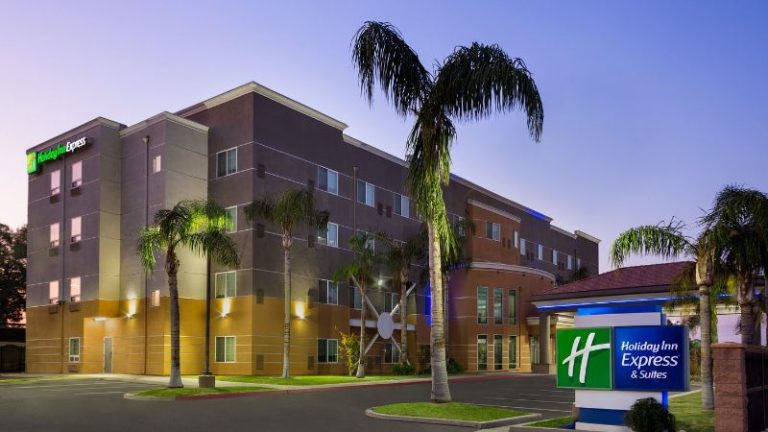 Holiday Inn Express & Suites Bakersfield Central, an IHG hotel