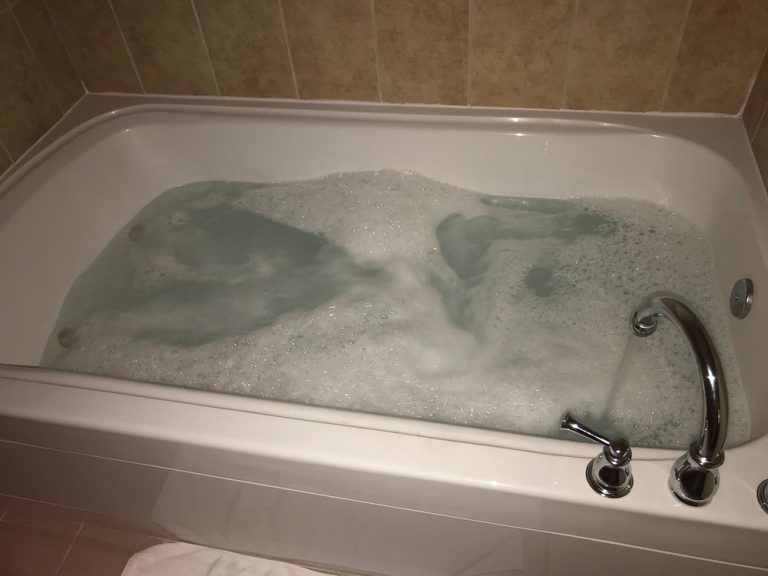 Holiday Inn Express & Suites East Lansing