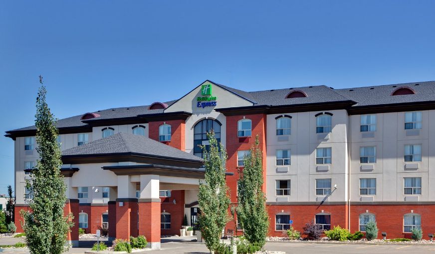 Holiday Inn Express & Suites Sherwood Park-edmonton Area By IHG, room with private jacuzzi, photo 6