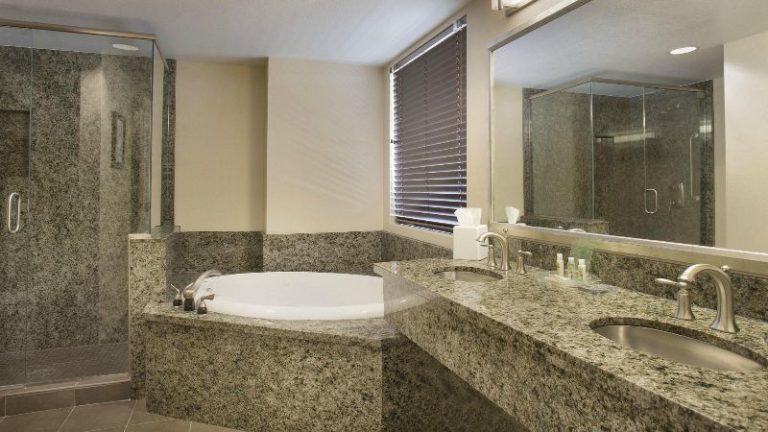 Holiday Inn & Suites Scottsdale North – Airpark by IHG