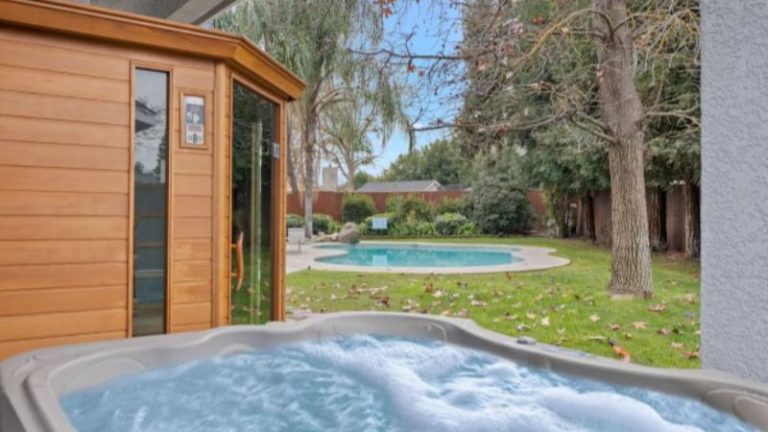 Home oasis with sauna, jacuzzi, pool