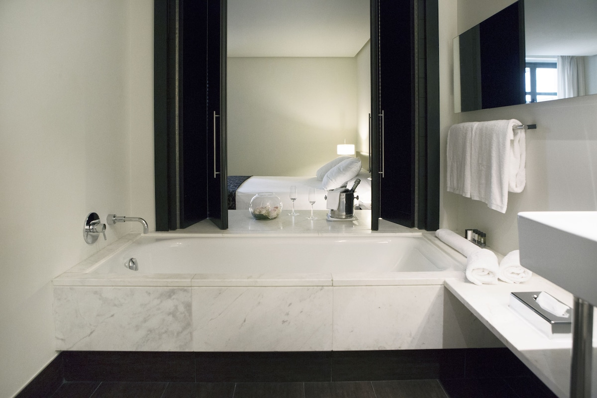 Hospes Palau de la Mar, Valencia, habitación con jacuzzi privado