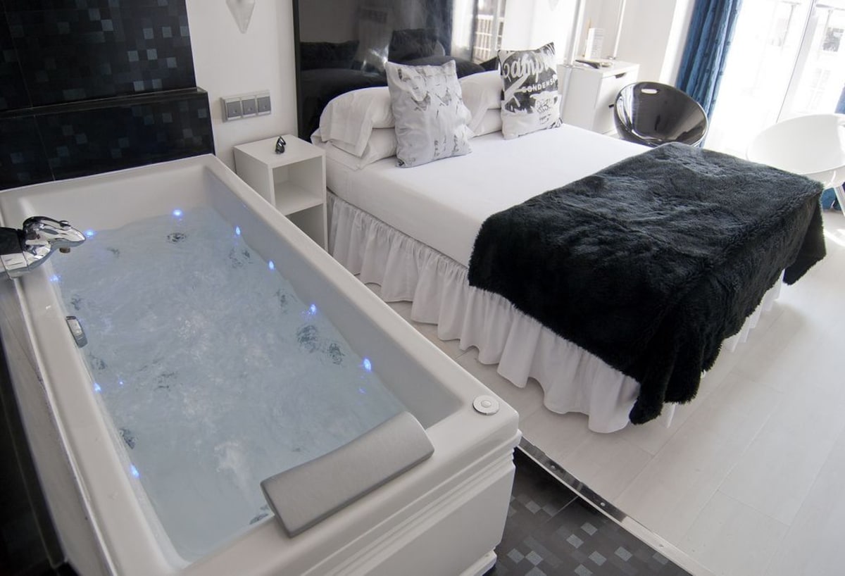 Hostal Santo Domingo, habitación con jacuzzi privado