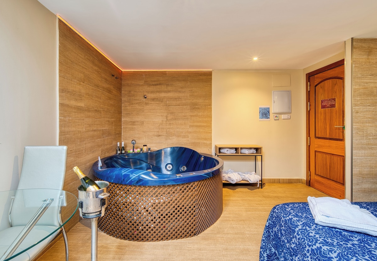 Hotel Caballero Errante, habitación con jacuzzi privado