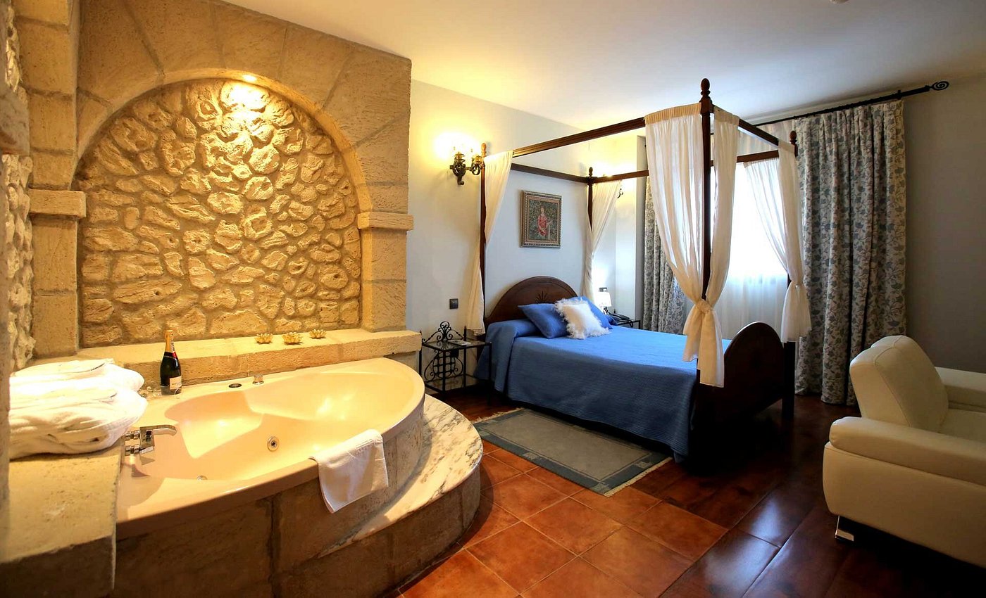 Hotel Castillo Bonavia, habitación con jacuzzi privado