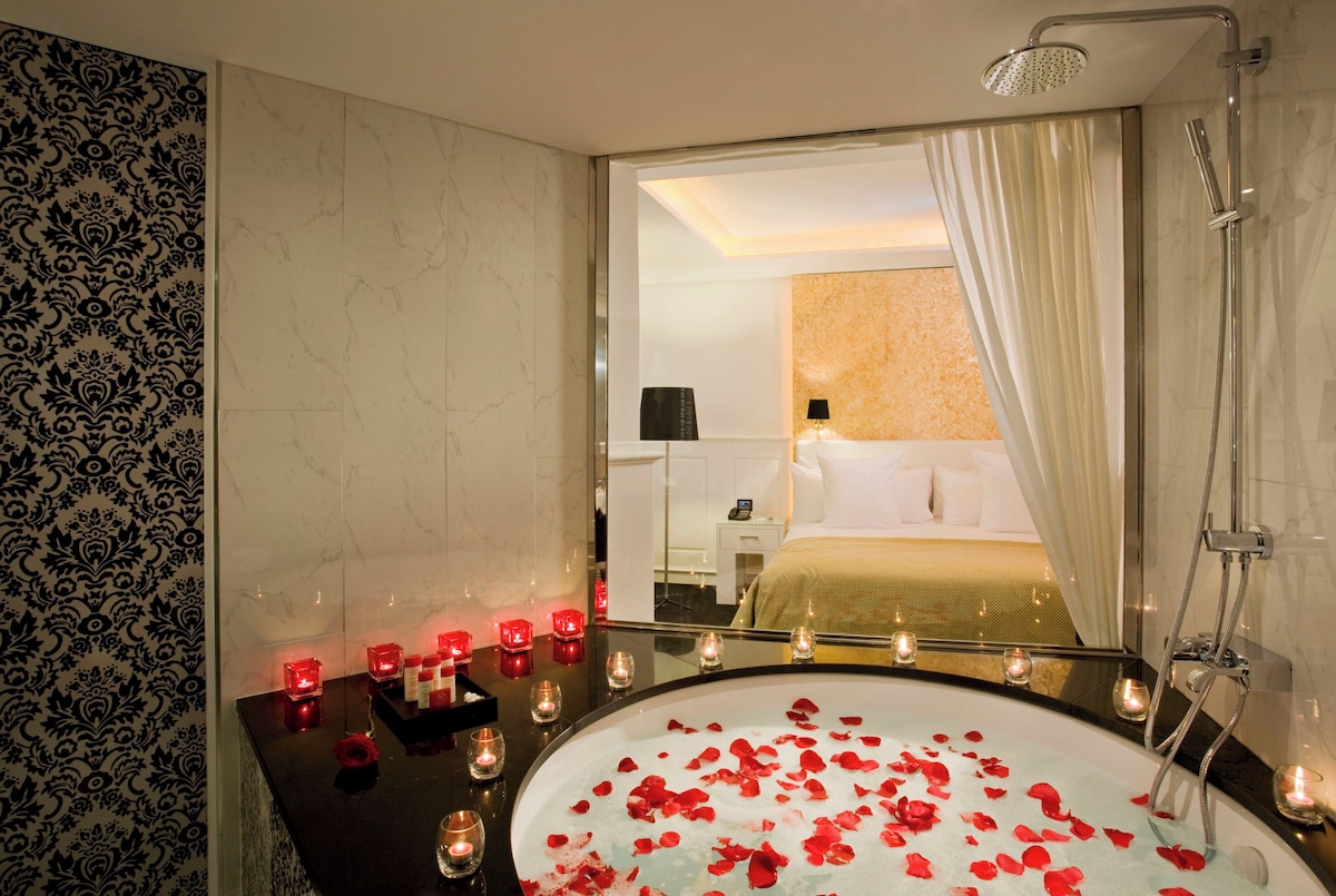 Hotel Colón Gran Meliá, habitación con jacuzzi privado