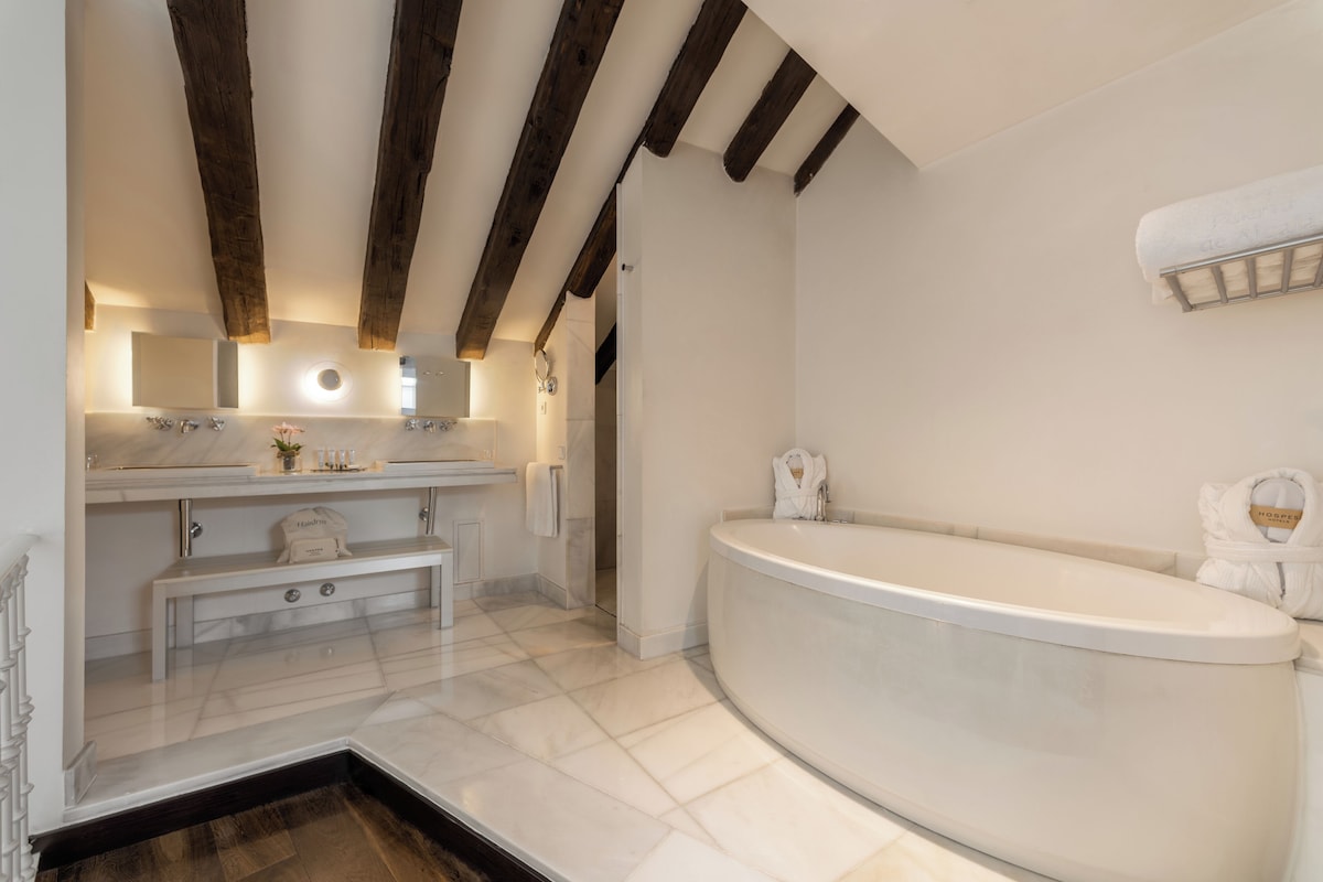 Hotel Hospes Puerta de Alcala, habitación con jacuzzi privado