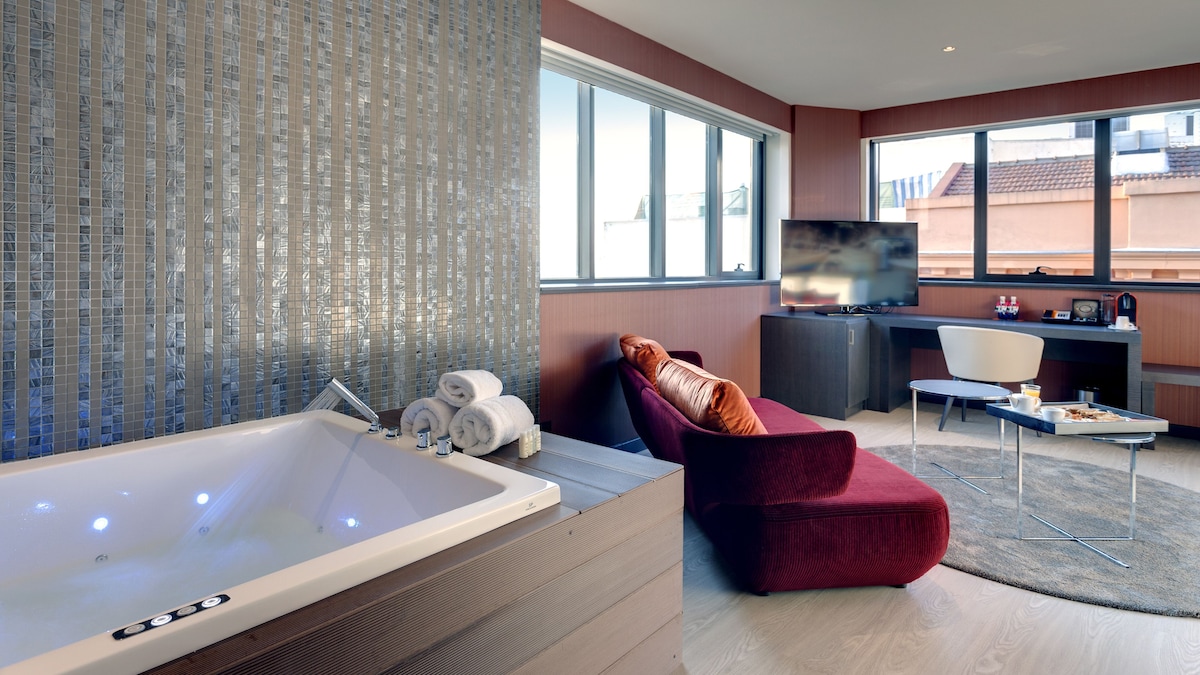Hotel Indigo Madrid – Gran Vía, habitación con jacuzzi privado