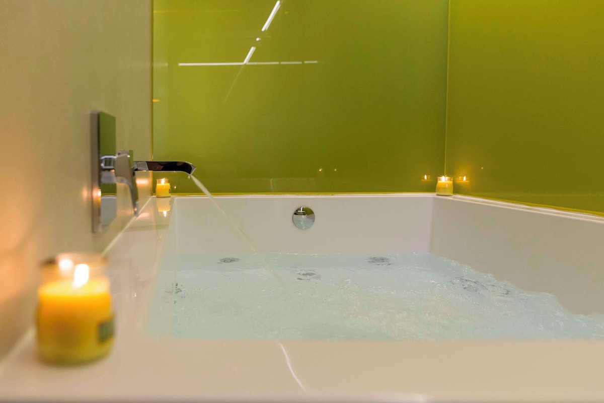 Macià Sevilla Kubb, habitación con jacuzzi privado