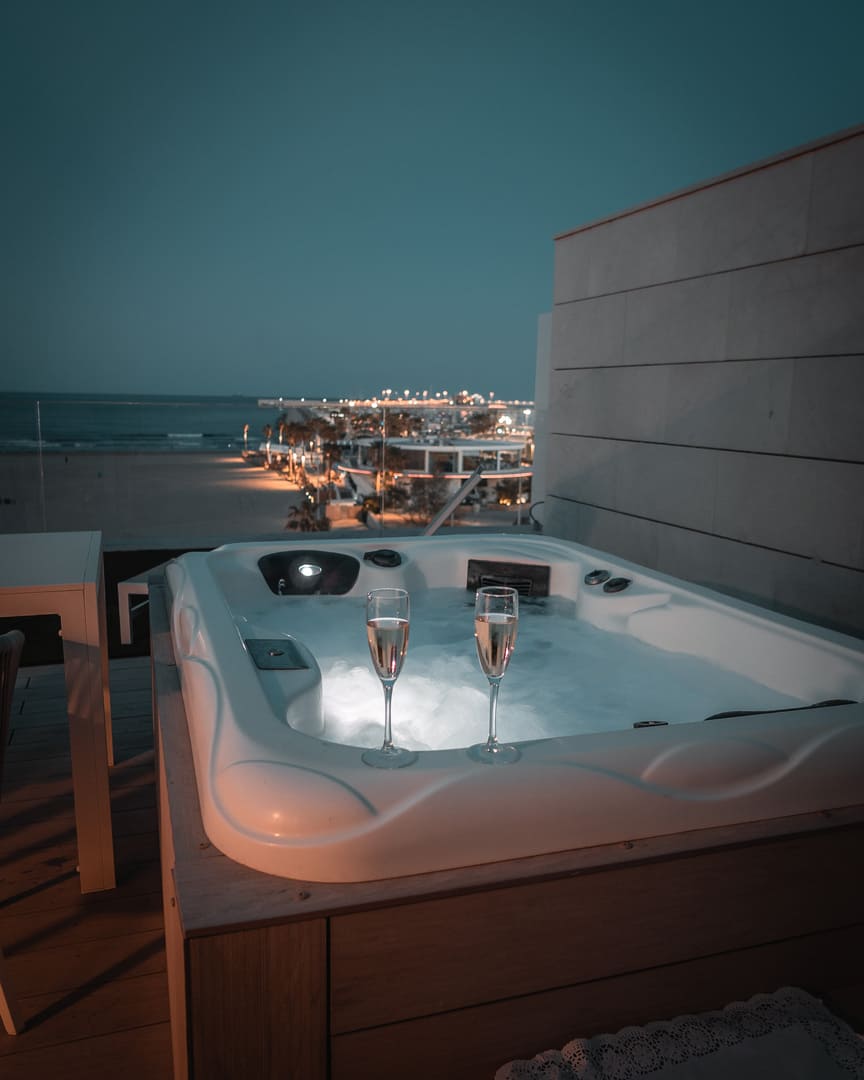Hotel Neptuno Playa & Spa, habitación con jacuzzi privado