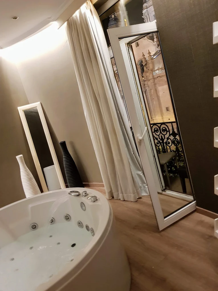 Hotel Pilar Plaza, habitación con jacuzzi privado