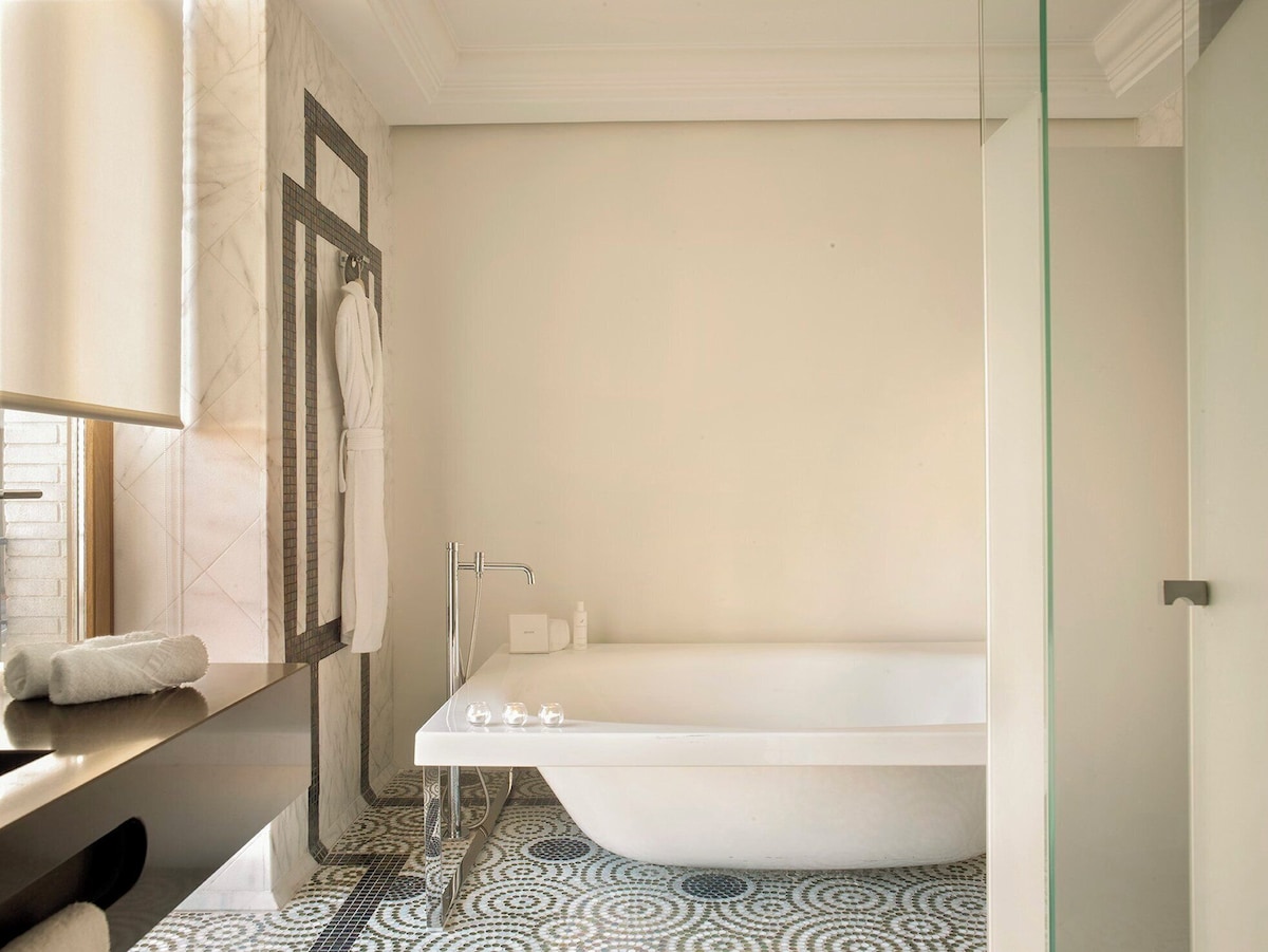 Hotel Unico Madrid, habitación con jacuzzi privado
