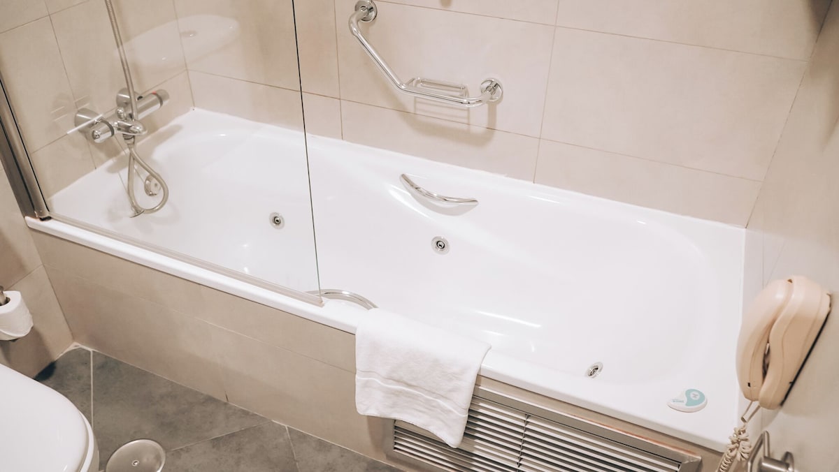 Hotel Vértice Aljarafe, habitación con jacuzzi privado