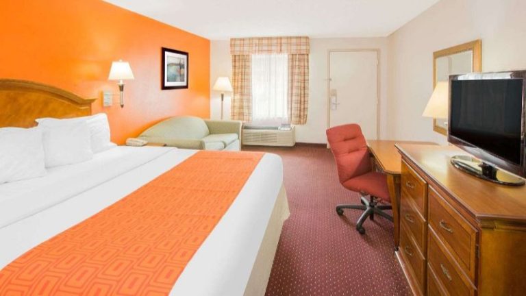 Howard Johnson by Wyndham Dothan
