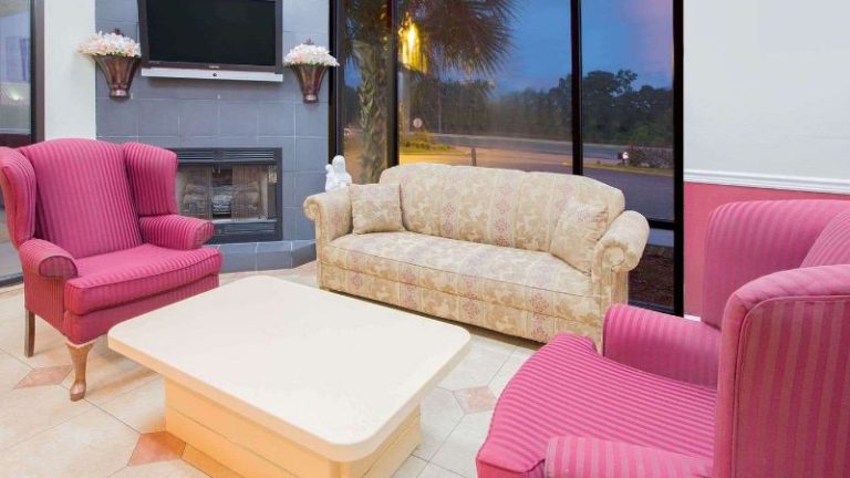 Howard Johnson by Wyndham Dothan