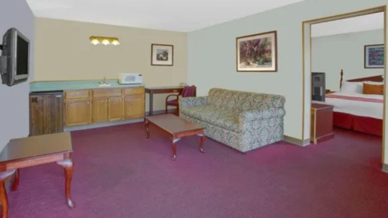 I-80 Inn & Suites