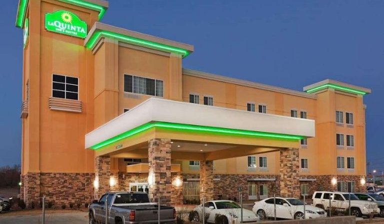 La Quinta Inn & Suites by Wyndham – Tulsa – Catoosa Route 66