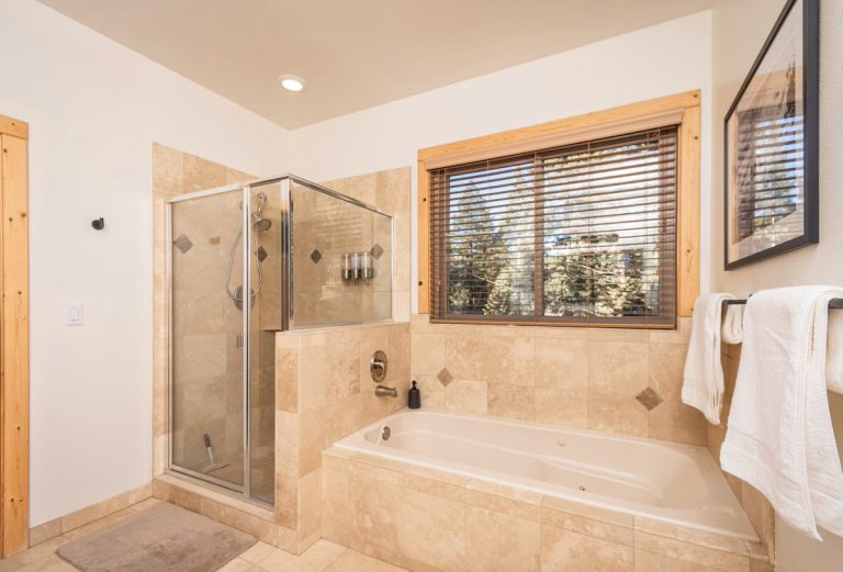 Lakeview Lodge with Stunning Lake Tahoe Views