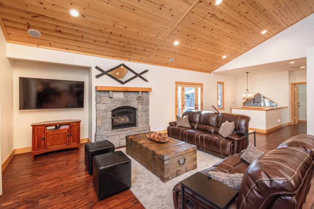 Lakeview Lodge with Stunning Lake Tahoe Views, room with private jacuzzi, photo 7